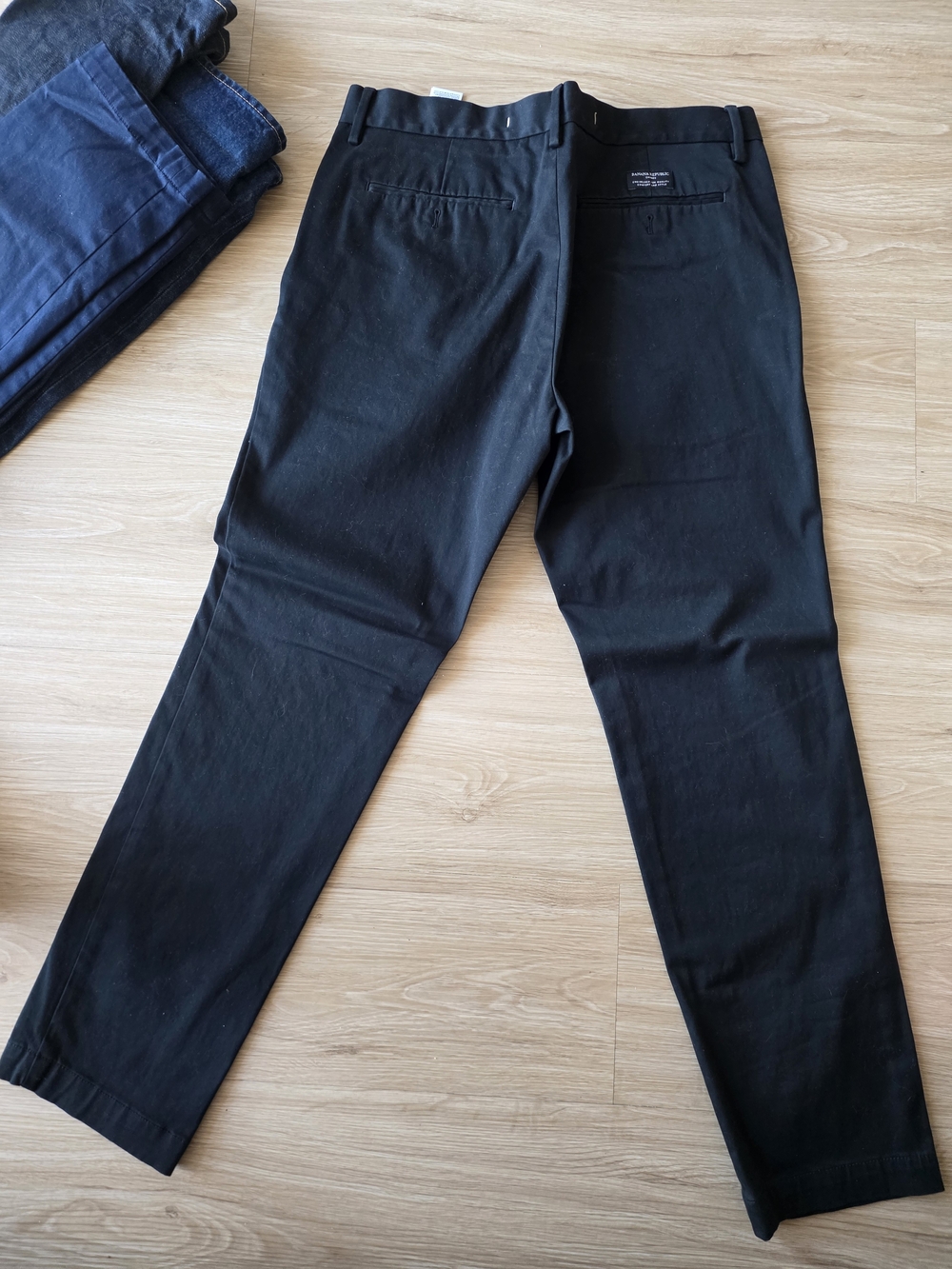 Banana Republic Slim Chino - Black